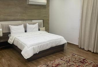                                      has rooms with a private hot tub