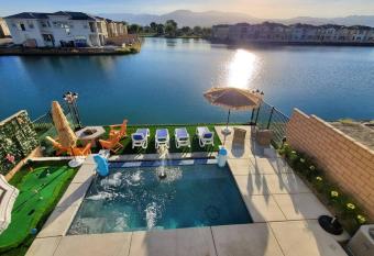 Tropical Paradise! Magnificent Lake View! has Balcony rooms