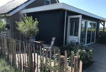 Appartement allows 18 year olds to book a room