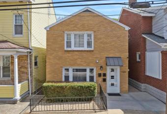 Stylish and Modern 2Bdr Apartment in Millvale/Lawrenceville has Balcony rooms