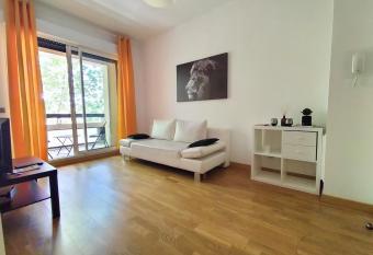 ROTONDE BONAPARTE has Balcony rooms