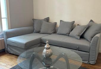 Spacieux 2 pi  ces tout   quip      5 min de la maison des examens allows 18 year olds to book a room