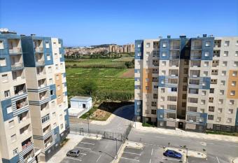 f 2 bien situ   has Balcony rooms
