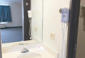 hotels in binghamton ny with jacuzzi in room