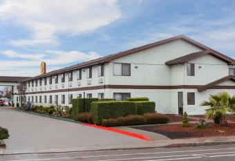 trucker hotels