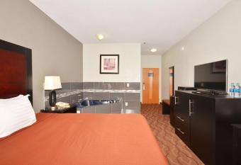 hotels in commerce ga with jacuzzi in room